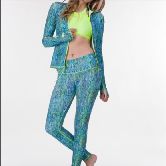 Tutu Blue Other - TUTU BLUE Women's Zip Long Sleeve Rash Guard Shibori W/ matching Leggings XS/S